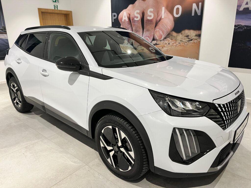 Peugeot 2008 1.2 PureTech Allure Pack S&S EAT8