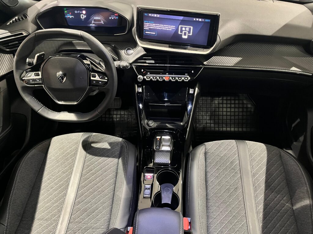 Peugeot 2008 1.2 Benzyna 2023 – automat, zadbany crossover