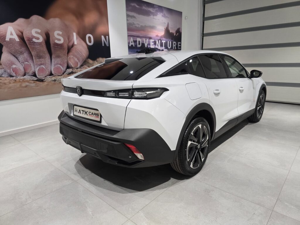 Peugeot 408 Allure HYBRID 145 S&S eDCS6 bez przebiegu