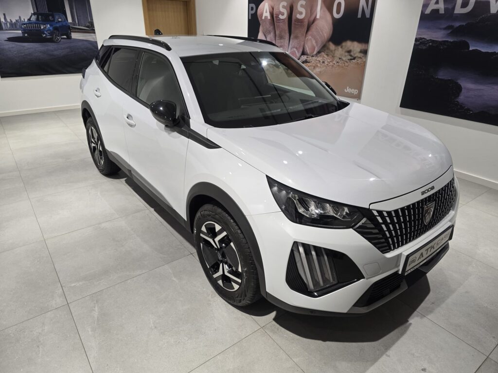 Peugeot 2008 mHEV Allure e-DCS6 Bez przebiegu