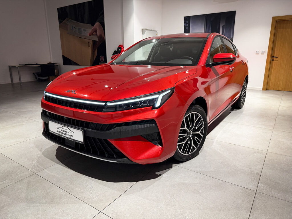 JAC J7 Plus Czerwony- 136KM, 200Nm