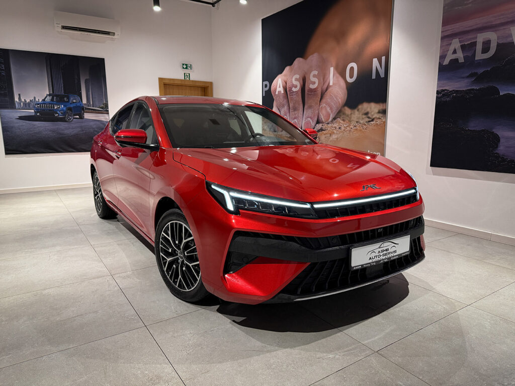 JAC J7 Plus Czerwony- 136KM, 200Nm