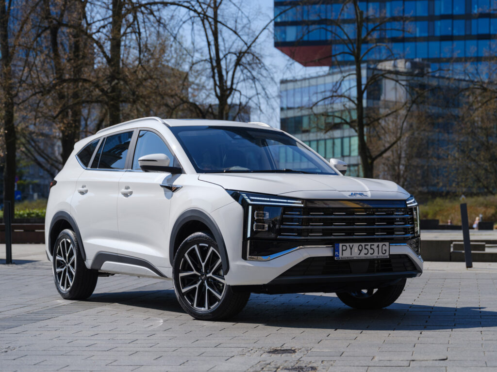 JAC JS8 PRO SUV, wersja 7 osobowa, biały SUV rodziny