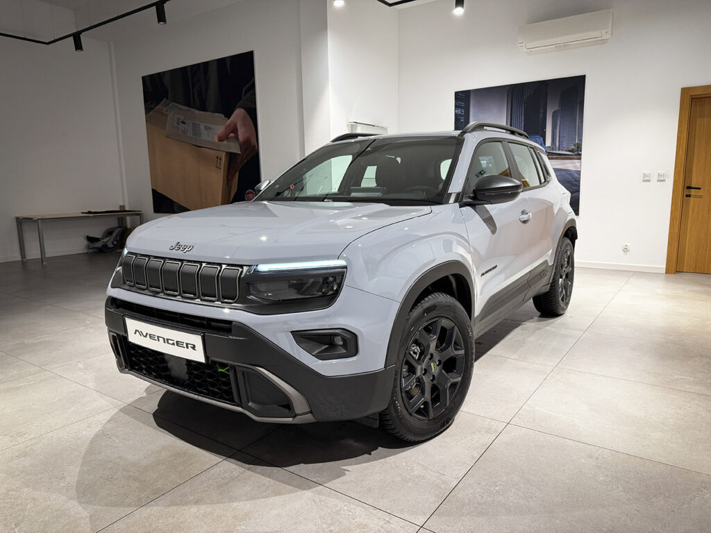 Jeep Avenger 1.2 T3 mHEV Upland 4xe eDCT6