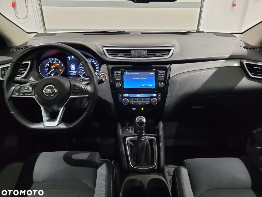 Nissan Qashqai 2017 SUV Benzyna – bogate wyposażenie, gwarancja