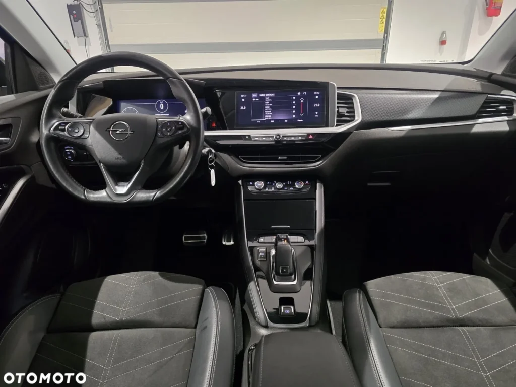 Opel Grandland 1.2 Turbo 2023 – automat, bogate wyposażenie