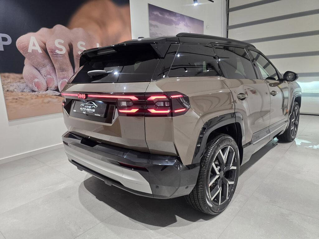 Nowy Jeep Compass elektryczny first edition BEV eMotor 213KM FWD