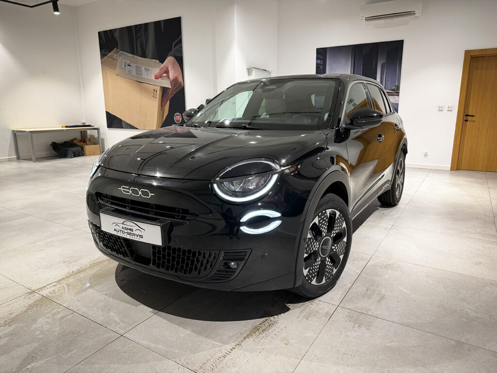 Fiat 600 LaPrima Hybrid Czarny