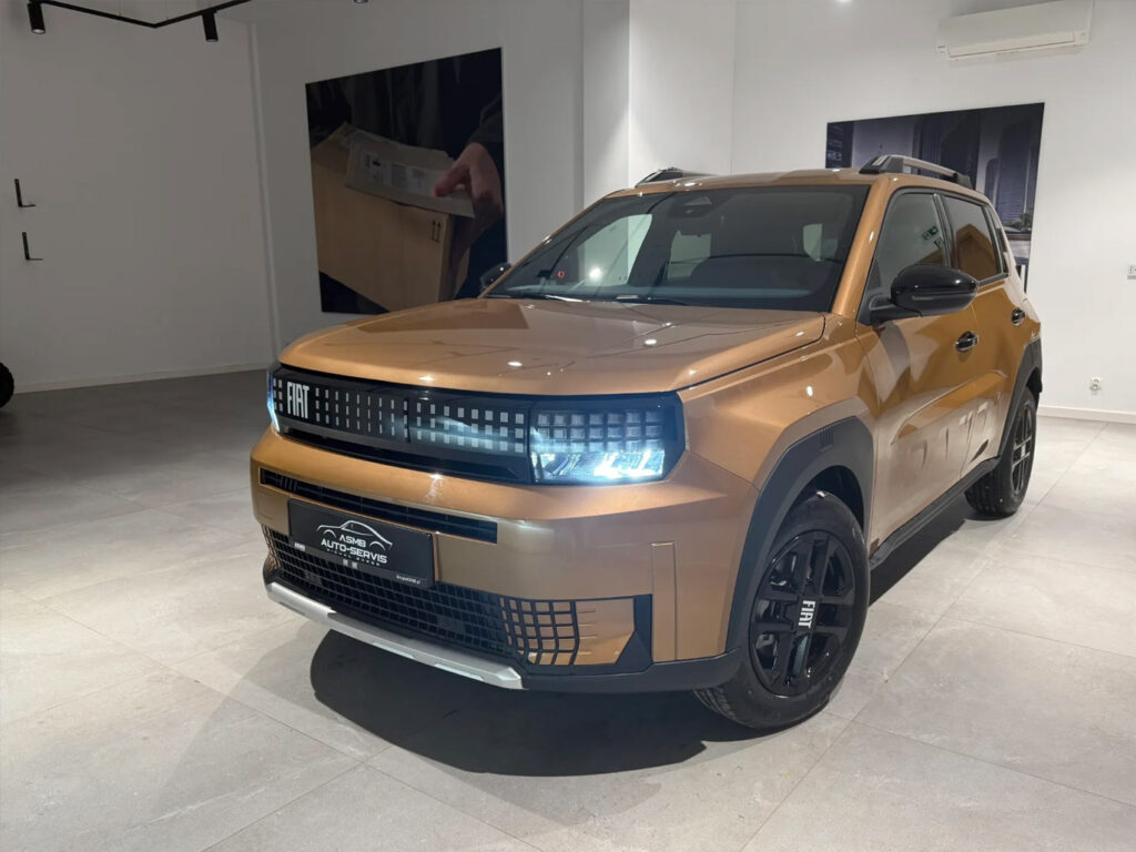 Fiat Grande Panda 1.2 mHEV Icon eDCT brązowa