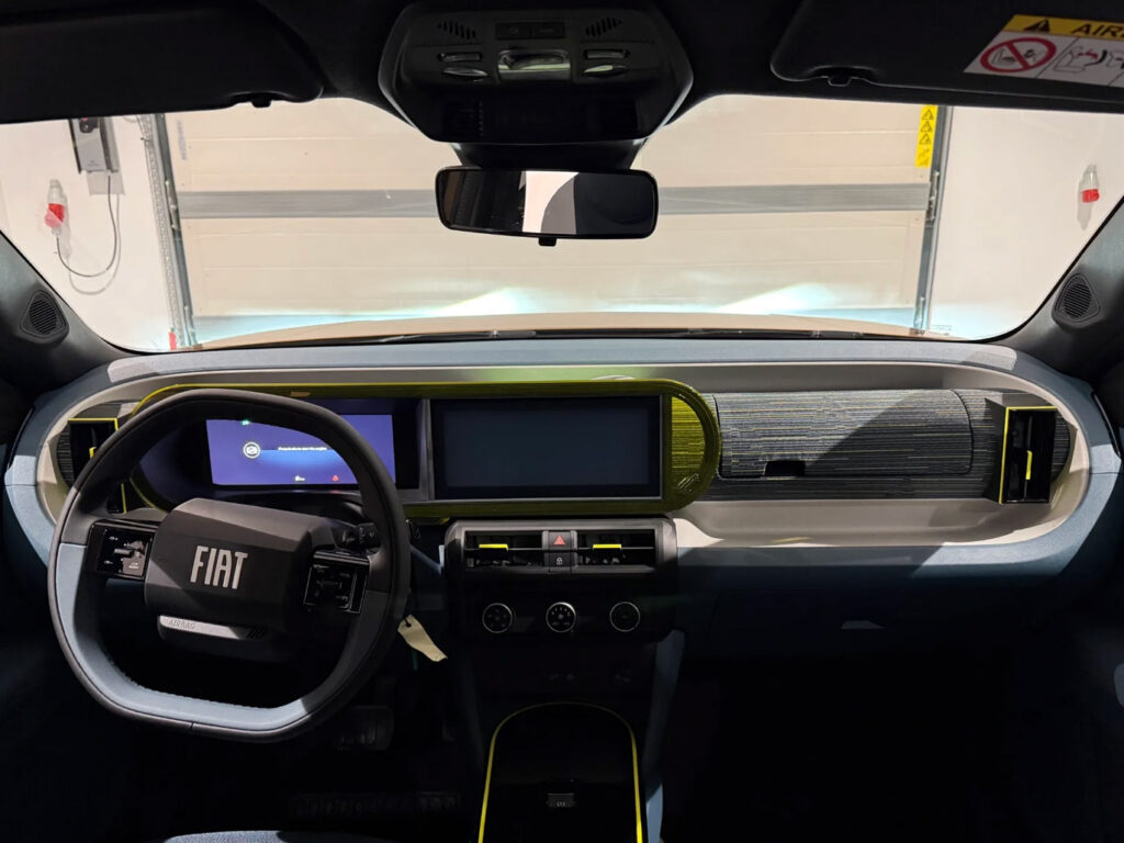 Fiat Grande Panda 1.2 mHEV Icon eDCT brązowa