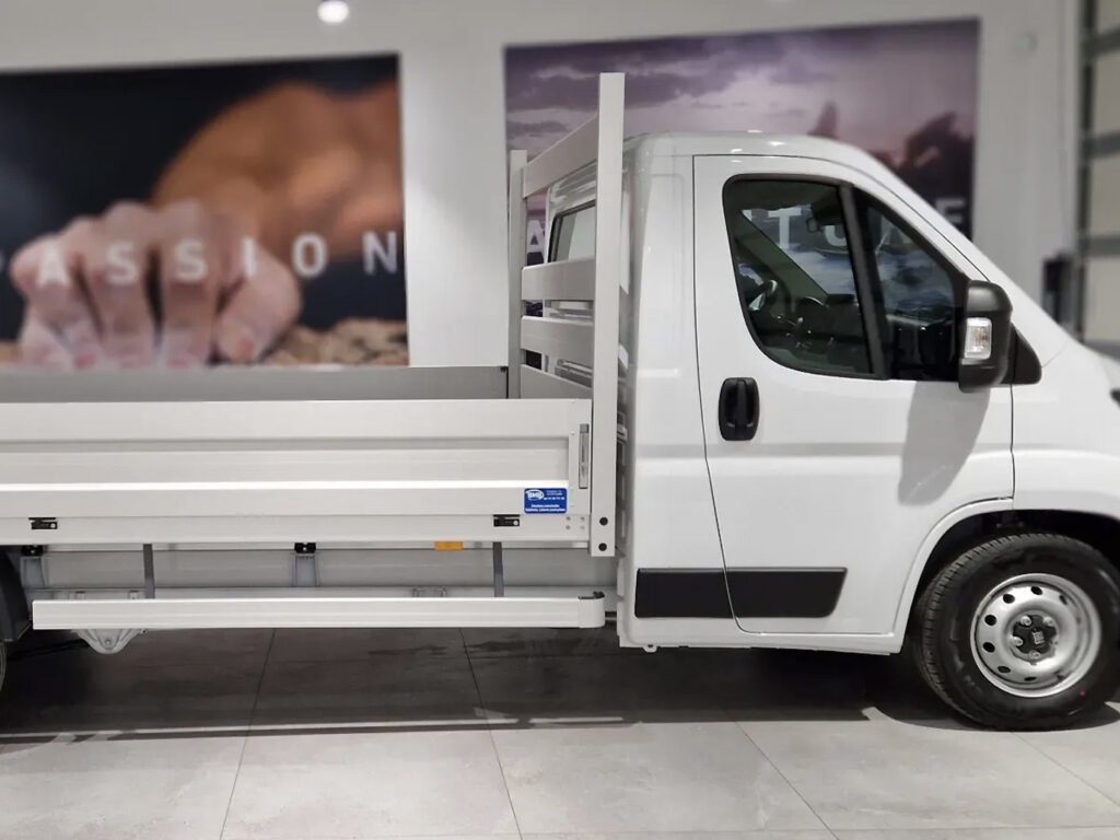 Fiat Ducato L3 Skrzynia silnikiem o pojemności 2184 cm3 i mocą 140 KM