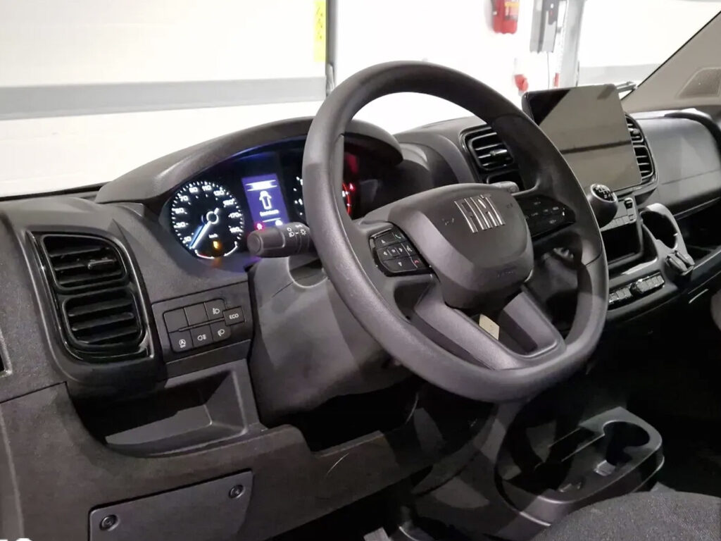 Fiat Ducato L3 Skrzynia silnikiem o pojemności 2184 cm3 i mocą 140 KM