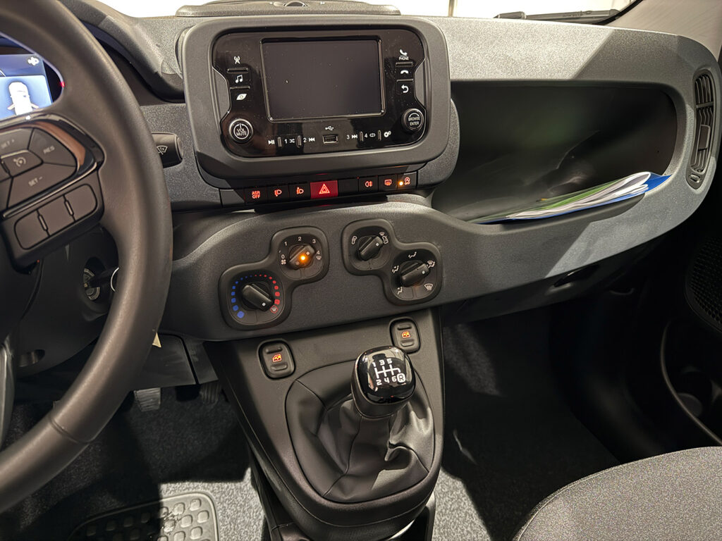 Fiat Panda 1.0 Hybrid Cross Biała