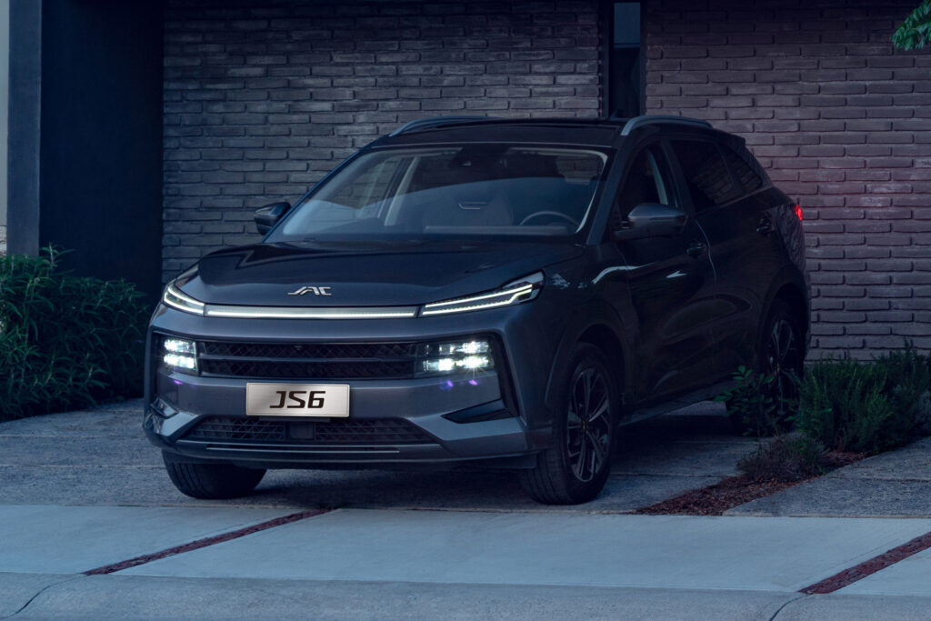 JAC JS6 SUV miejski, grafit