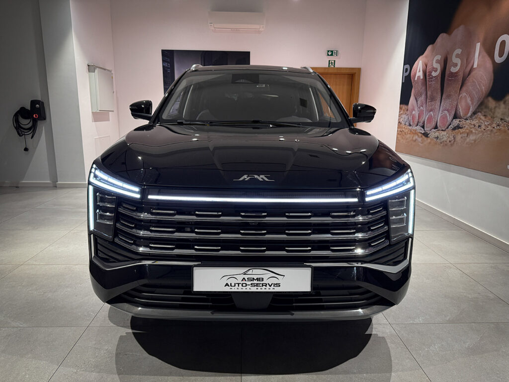 JAC JS8 PRO SUV, wersja 7 osobowa, czarny SUV rodziny