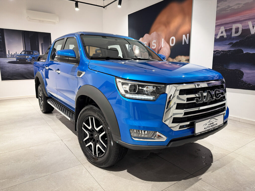 JAC T8 Pro Niebieski Pick-up stworzony do ciężkiej pracy