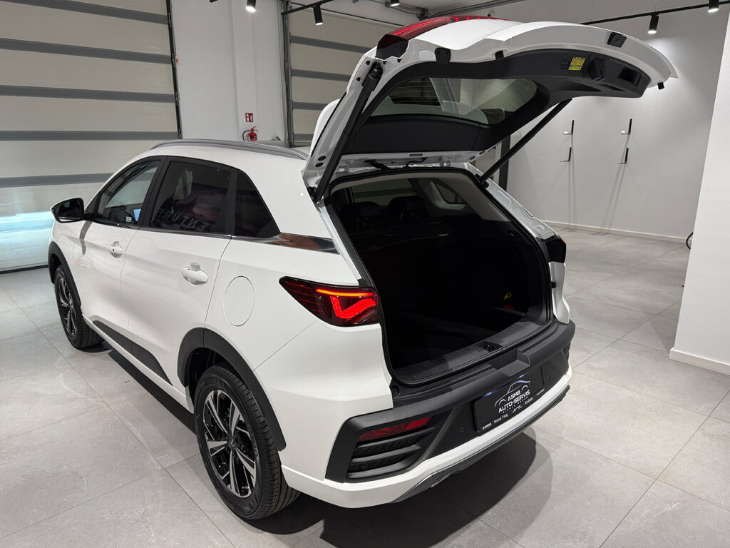 JAC JS6 SUV miejski za jedynie 119 900zł brutto dostępny od ręki