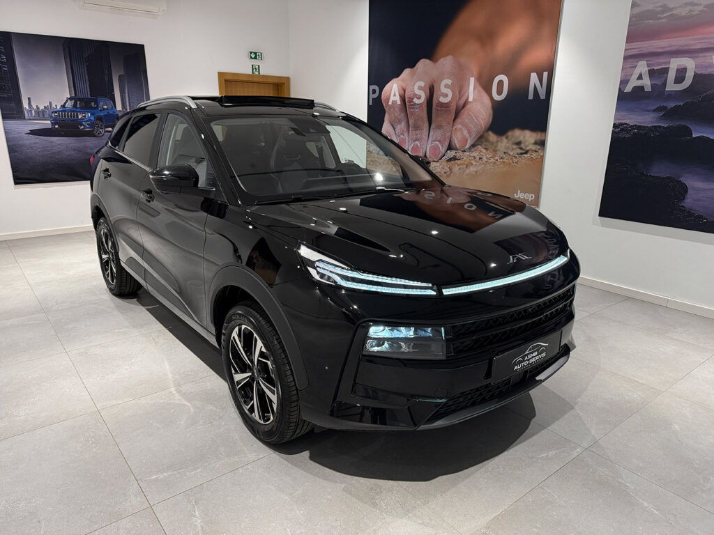 JAC JS6 SUV miejski za jedynie 119 900zł brutto dostępny od ręki czarny