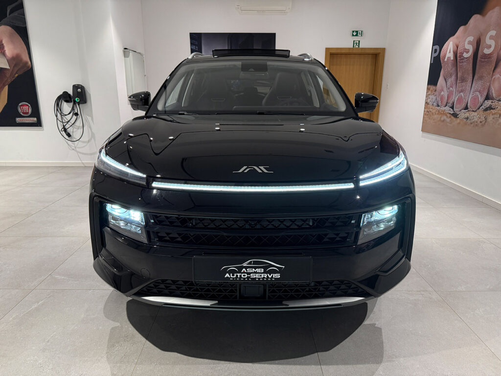 JAC JS6 SUV miejski za jedynie 119 900zł brutto dostępny od ręki czarny