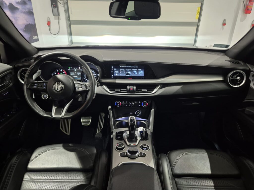 Alfa Romeo Stelvio 280 KM – SUV AWD, automat, panorama