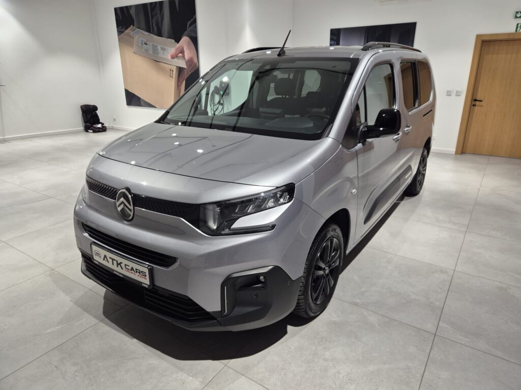 Citroen Berlingo 1.5 Diesel – automat, 7 osób, kamera