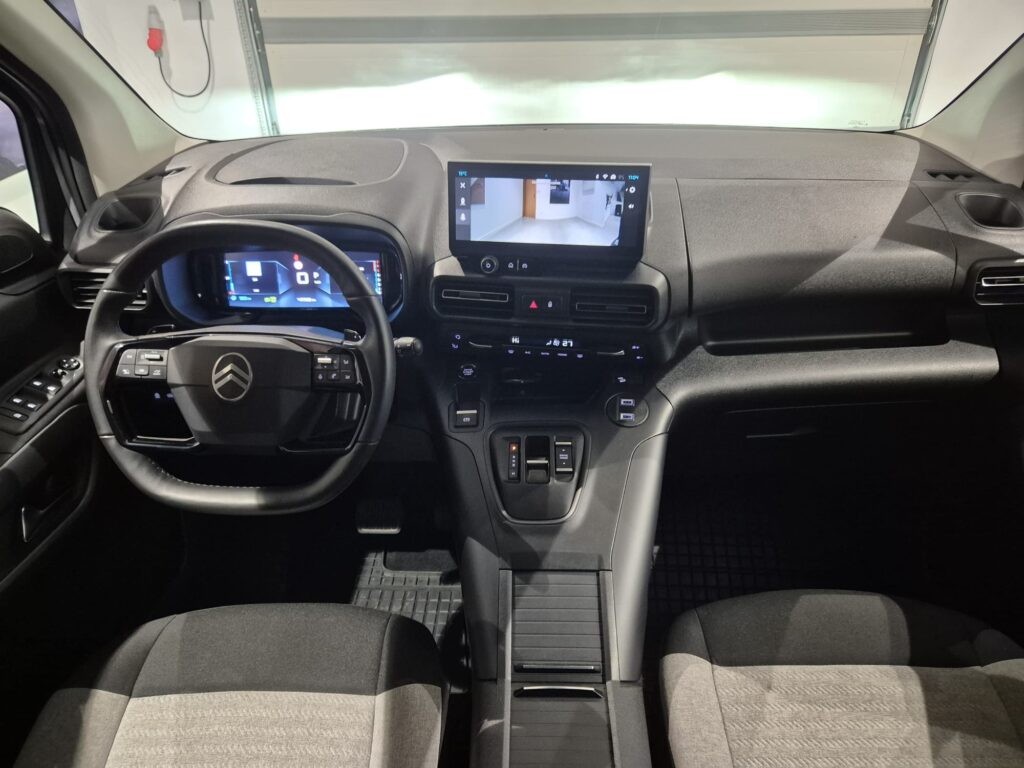 Citroen Berlingo 1.5 Diesel – automat, 7 osób, kamera