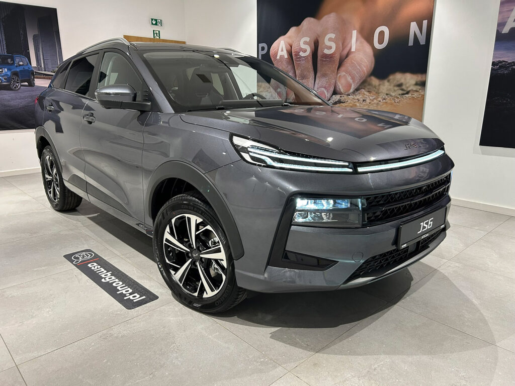 JAC JS6 SUV miejski za jedynie 115 900zł brutto dostępny od ręki, szary
