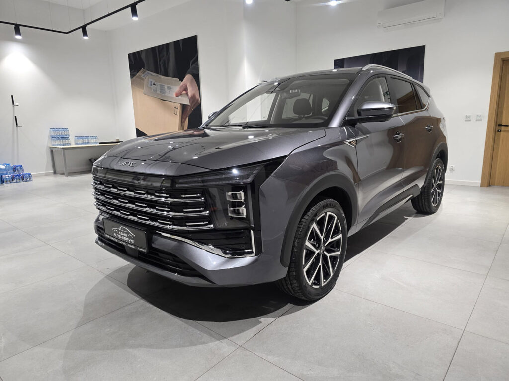 JAC JS8 PRO SUV, wersja 7 osobowa, szary