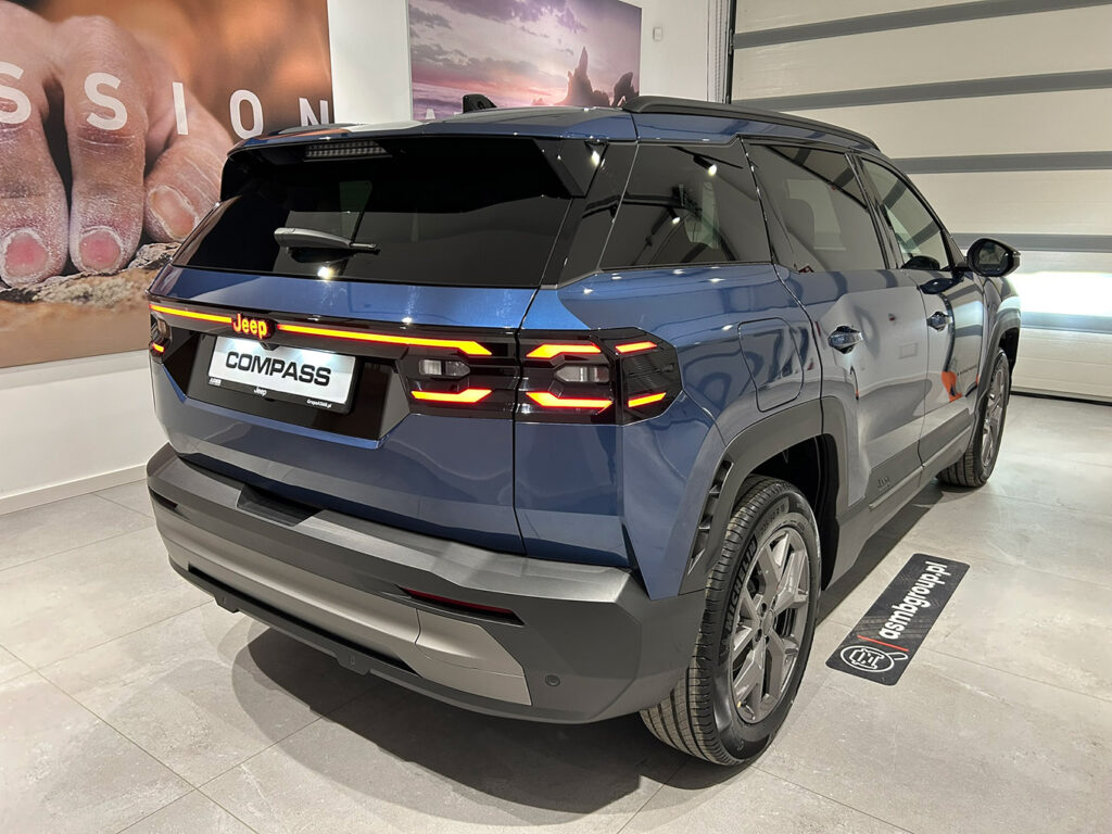 Nowy Jeep Compass E-HYBRID FIRST EDITION e-Hybrid 145 KM e-DCT6 FWD Nowy Targ