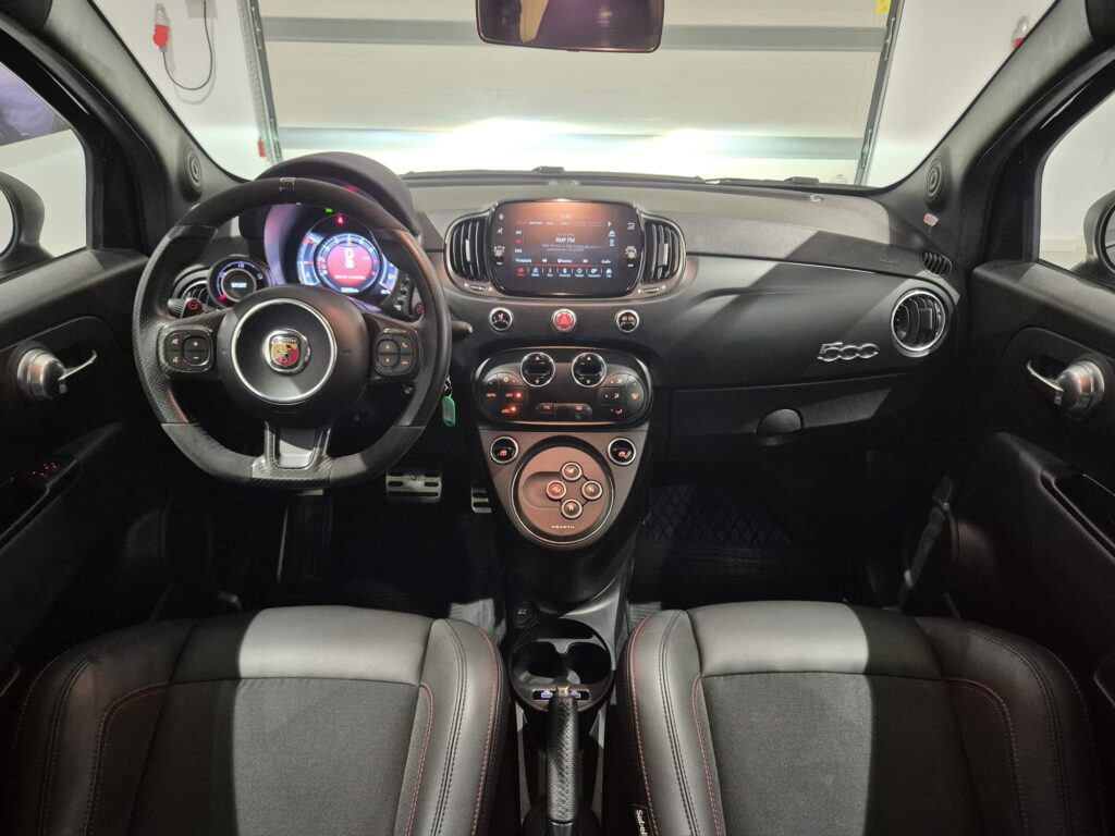 Abarth 695 1.4 T-Jet 180 KM - Automat, Carbon