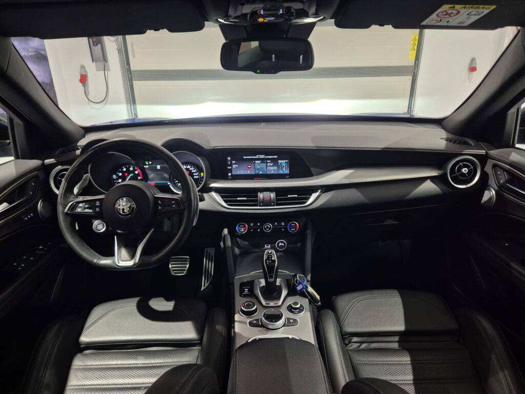 Alfa Romeo Stelvio 2.0 Turbo Veloce Q4 - Automat, Niski przebieg