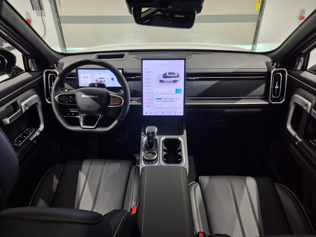 Jaecoo 7 1.5T Hybrid 4x4 Automat- NOWY